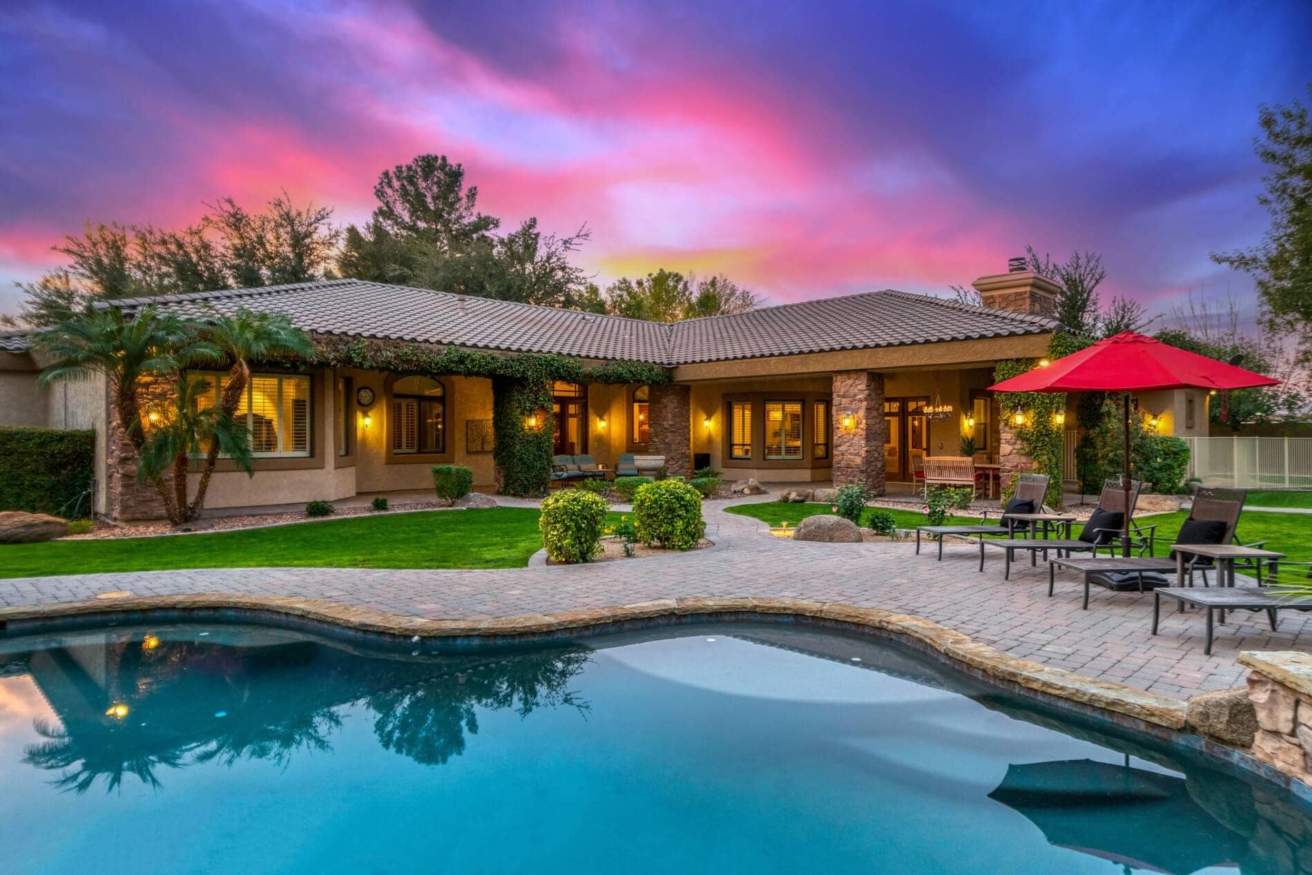 A beautiful Arizona home at dusk